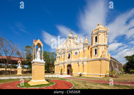 Philippinen, Insel Luzon, Ilocos Sur, in der Nähe von Vigan, San Vicente-Kirche, erbaut im Stil des Barock Erdbeben Stockfoto