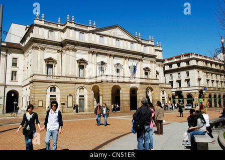 Italien, Lombardei, Mailand, Piazza della Scala und Opernhaus La Scala, erbaut im Jahre 1776 vom Architekten Giuseppe Piermarini Stockfoto