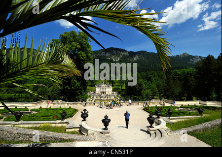 Deutschland, Bayern, Graswangtal, Schloss Linderhof, erbaut von 1874 bis 1878 He gehörte zu König Ludwig II von Bayern, der Park Stockfoto