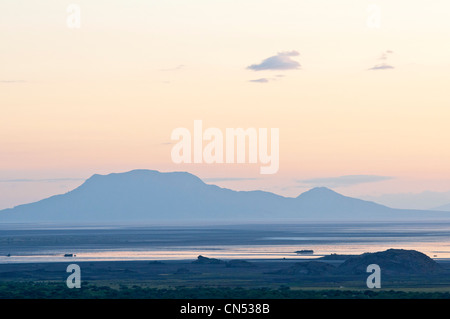 Tansania, Arusha-Region, Rift Valley und das Natron-See bei Sonnenaufgang Stockfoto