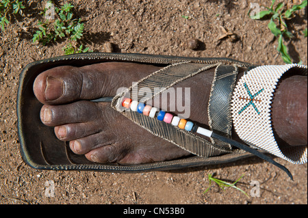 Tansania, Arusha-Region, Massai-Land, Longido Vulkan, Detail eines Massai-Schuhs Stockfoto