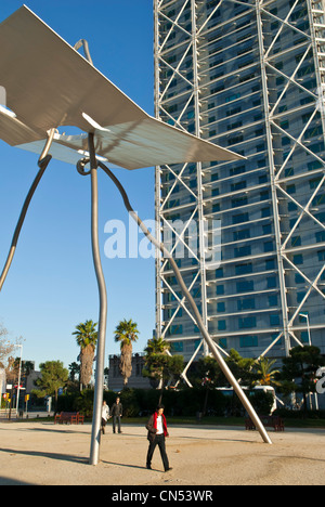 Spanien, Katalonien, Barcelona, Skulptur David und Goliat von Antoni Llena, Placa Dels Voluntaris Stockfoto