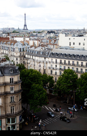 Blick auf Paris aus dem Dach eines Einkaufszentrums in Paris, Frankreich Stockfoto