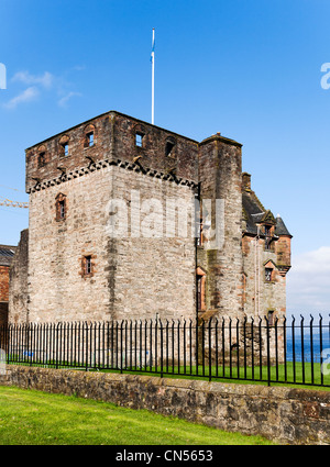 Newark-Schloss am südlichen Ufer des Flusses Clyde-Mündung, Port Glasgow, Renfrewshire, Schottland. Stockfoto