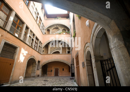 Frankreich, Isere, Grenoble, Hof des 17. Jahrhundert alten Vaucanson Mansion House in Rue Chenoise Stockfoto