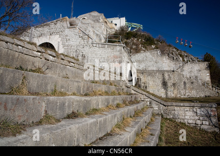 Frankreich, Isere, Grenoble, Bastille Website (von Vauban befestigt) und Seilbahn im Hintergrund Stockfoto