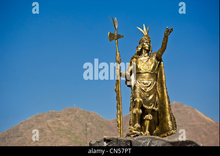 Peru, Cuzco Provinz, Cuzco, aufgeführt als Weltkulturerbe der UNESCO, eine Statue des Kaisers Inka Pachacutec, die schmückt die Stockfoto