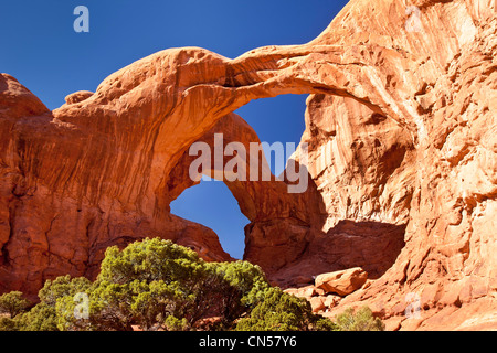 Double Arch im Arches-Nationalpark, Utah, USA Stockfoto