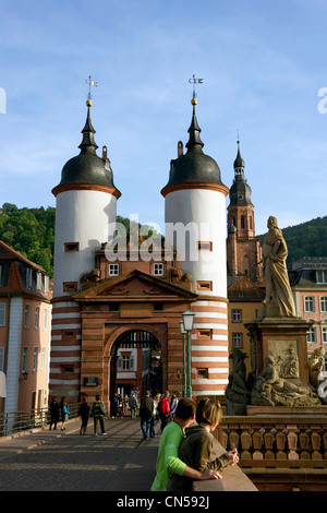 Deutschland, Baden-Württemberg, Heidelberg, der alten Brücke Karl-Theodor-Brücke über den Neckar Stockfoto