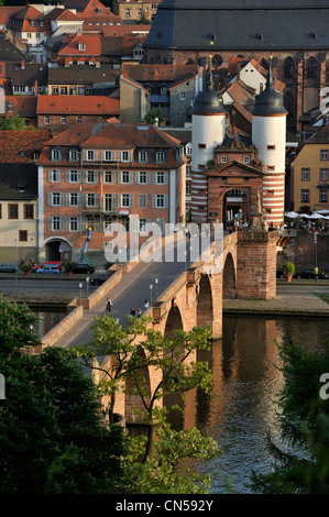 Deutschland, Baden-Württemberg, Heidelberg, der alten Brücke Karl-Theodor-Brücke über den Neckar Stockfoto