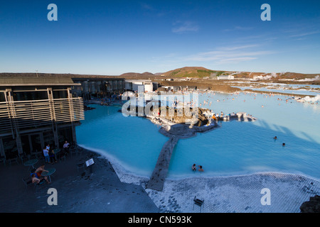 Island, Sudurnes Region, Halbinsel Reykjanes, Blue Lagoon Hotel in der Nähe von einer Lagune mit warmem Wasser hat 39° aus der natürlichen Stockfoto