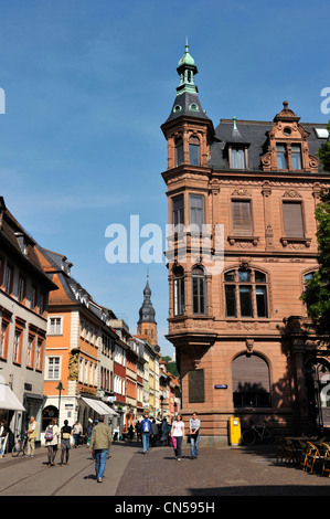 Deutschland, Baden-Württemberg, Heidelberg, Hauptstrasse die Hauptstraße mit der Kirche des Heiligen Geistes (Heiliggeistkirche) Stockfoto