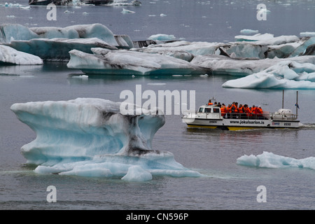 Island, Region Austurland, touristischen Ausflug mit dem Boot Amphibien auf der der Glazial-See Jökulsárlón eine sehr tiefe Lagune Stockfoto