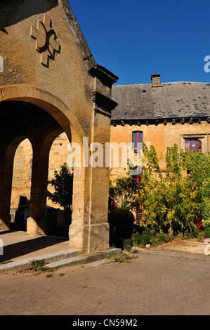 Frankreich, Dordogne, Perigord Noir, Salignac Eyvigues, La Halle Platz Stockfoto