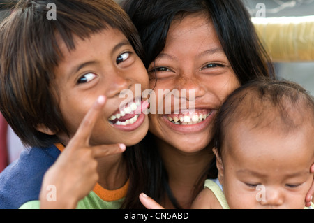 Kinder im CO2-Markt, Innenstadt von Cebu City Philippinen... Stockfoto