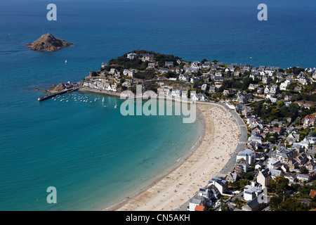 Frankreich, Côtes d ' Armor, Cote de Penthièvre, Pleneuf Val Andre, Val Andre Beach, Pointe de Pleneuf und Le Verdelet Islet (Antenne Stockfoto