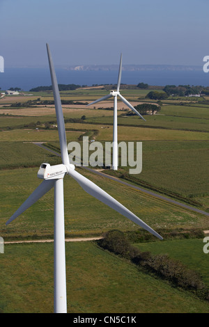 Frankreich, Windkraftanlagen Finistere, Iroise-See, Cap Sizun, Goulien (Luftbild) Stockfoto