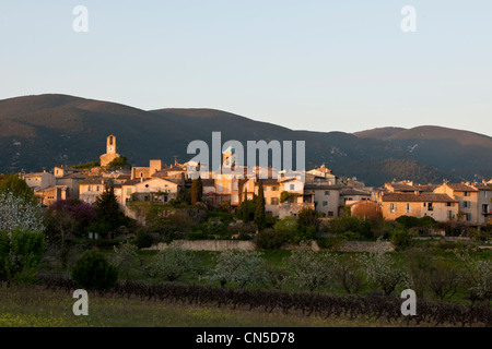 Frankreich, Vaucluse, Lourmarin, mit der Bezeichnung Les Plus Beaux Dörfer de France (The Most schöne Dörfer von Frankreich) Stockfoto