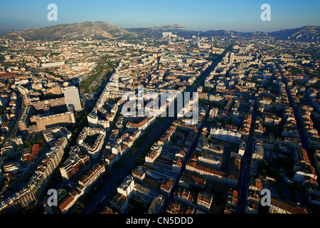 Bouches du Rhone, Frankreich, Marseille Avenue du Prado, Mittelmeer Tour (Cantini) linken Massif de St. Cyr und Mount Puget Stockfoto