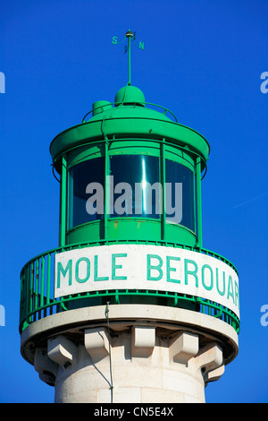 Frankreich, Bouches du Rhone, La Ciotat, Vieux Port, Leuchtturm Berouard Stockfoto