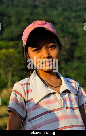 Vietnam, Ninh Binh Province, Cuc Phuong Nationalpark, Ban Hieu, Porträt von weißen Thai Kind Stockfoto