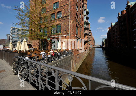 Deutschland, Hamburg, Europäische Grüne Hauptstadt 2011, Speicherstadt, Viertel mit alten Lagerhäusern, befindet sich im Hamburger Hafen Stockfoto