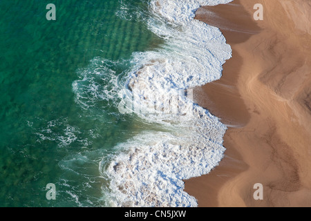 Frankreich, Corse du Sud, zwischen Bonifacio und Sartène, Golfe de Roccapina, Ortolo Tal, Erbaju Strand (Luftbild) Stockfoto