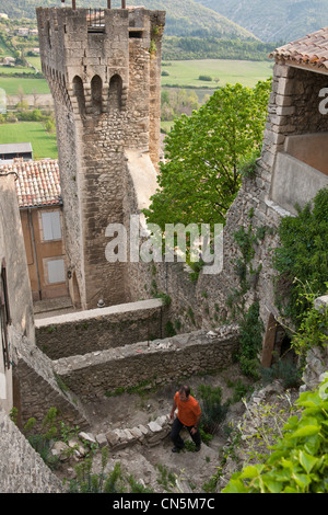 Frankreich, Drome, Drôme Provencale, Montbrun-Les-Bains, Les Plus Beaux Dörfer de France (The Most Beautiful Dörfer gekennzeichnet Stockfoto