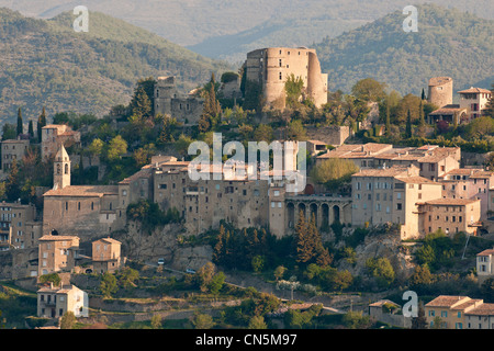 Frankreich, Drome, Drôme Provencale, Montbrun-Les-Bains, Les Plus Beaux Dörfer de France (The Most Beautiful Dörfer gekennzeichnet Stockfoto