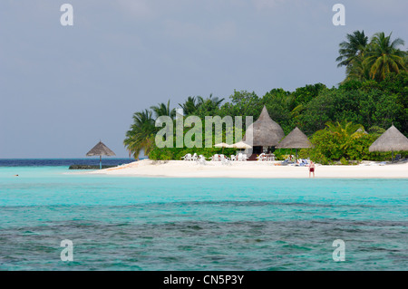 Malediven, Nord Male Atoll, Thulhagiri Island, Thulhagiri Resort und Spa, weißen Sandstrand entlang der Lagune und Türkis Meer Stockfoto