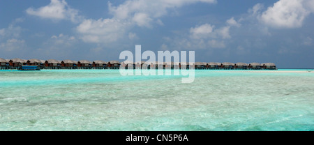 Malediven, Süd Male Atoll, Dhigu Insel, Anantara Resort und Spa Hotel, Bungalows in der lagon Stockfoto