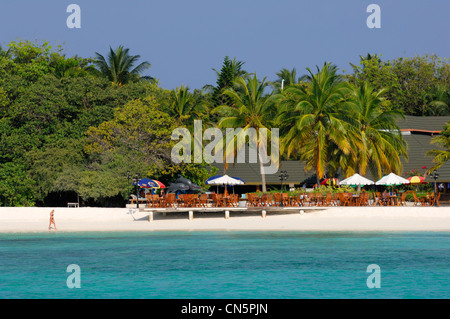 Malediven, Nord Male Atoll, Lankanfinolhu Island, Paradise Island Resort und Hotel, weißen Sandstrand, Bar und Restaurant auf der Stockfoto