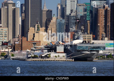 Vereinigte Staaten, New York City, Manhattan, dem Flugzeugträger USS Intrepid CV-11 um das Intrepid Museum befindet sich auf dem Pier 86 Stockfoto