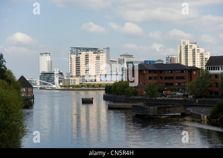 Salford Quays aus Manchester Trafford Straßenbrücke Stockfoto