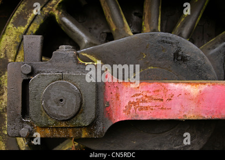 Antriebsrad und Pleuel der Dampflokomotive. Stockfoto