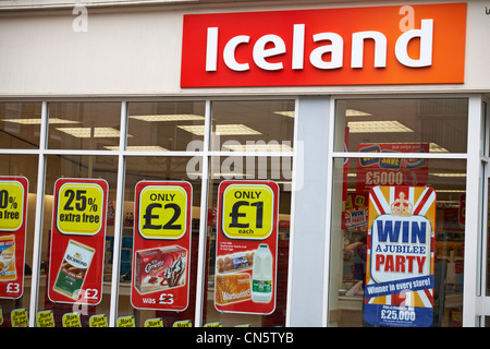 Island Store in Great Malvern, Worcestershire UK im April Stockfoto