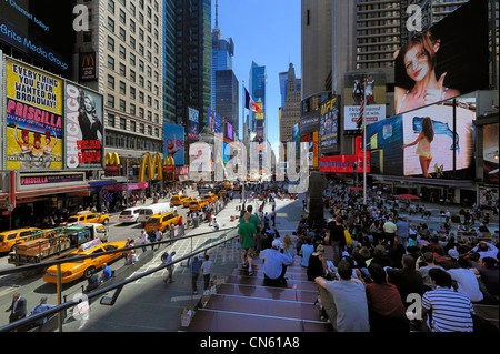 Vereinigte Staaten, New York, Manhattan, Midtown, Times Square, Straßenszene Stockfoto