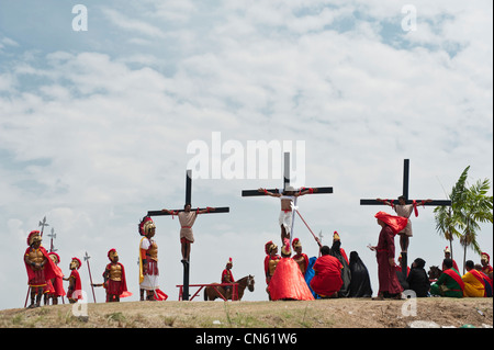 Aufführung der Passion Christi bei der Kreuzigung Cutud während der traditionellen Kreuzigungen statt am Karfreitag, San Stockfoto
