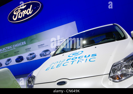 Alle elektrischen Ford Focus auf dem Display an der Washington Auto Show 2012. Stockfoto