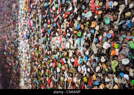 Eine Wand aus Kaugummi Gasse in San Luis Obispo, CA. 1. August 2011. Stockfoto