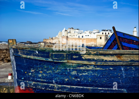 Blaue Angelboote/Fischerboote im Hafen von Essaouira, Marokko Stockfoto