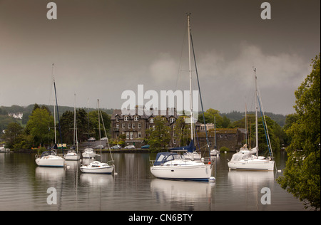 UK, Cumbria, Far Sawrey, Fährhaus am Lake Windermere Stockfoto