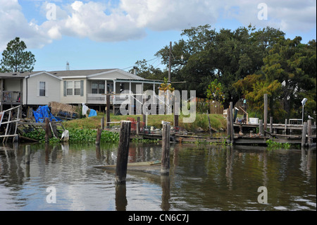 Steht ein Haus in den Sümpfen des Mississippi, New Orleans, Louisiana, USA Stockfoto