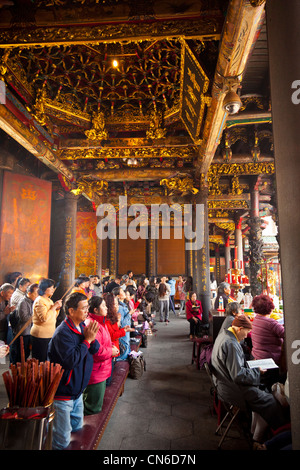 Anbeter Longshan oder Lungshan Tempel Taipei Taiwan. JMH5701 Stockfoto