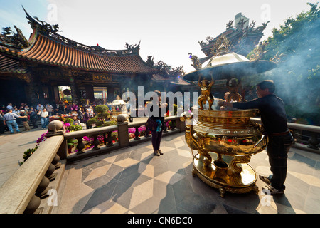 Longshan oder Lungshan Tempel Taipei Taiwan. JMH5708 Stockfoto