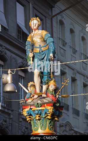 Blindefold Justitia Statue in Bern, Schweiz. Stockfoto