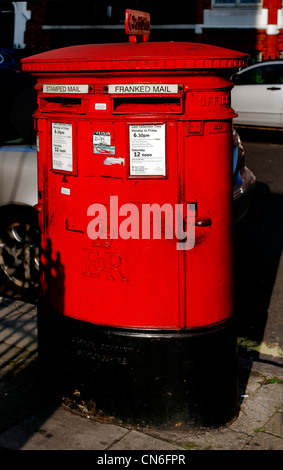 Britische Post Royal Mail-Box, Marylebone, London, England; VEREINIGTES KÖNIGREICH; Europa Stockfoto