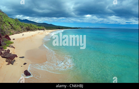 Schöne Aussicht von Big Beach auf Maui Hawaii Insel mit azurblauen Ozean Stockfoto