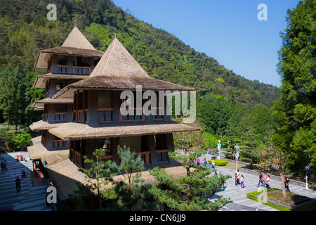 Eingang zum Formosische Aboriginal Kultur Dorf am Bujishan, Sonne-Mond-See, Taiwan. JMH5809 Stockfoto
