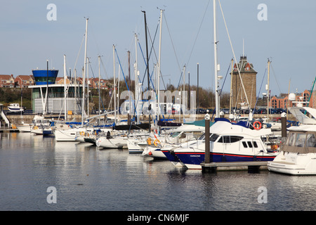 Boote in Royal Quays Marina, North Shields, NE England UK Stockfoto